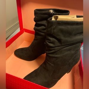 Kelly & Katie KK Tagazee Booties 10M